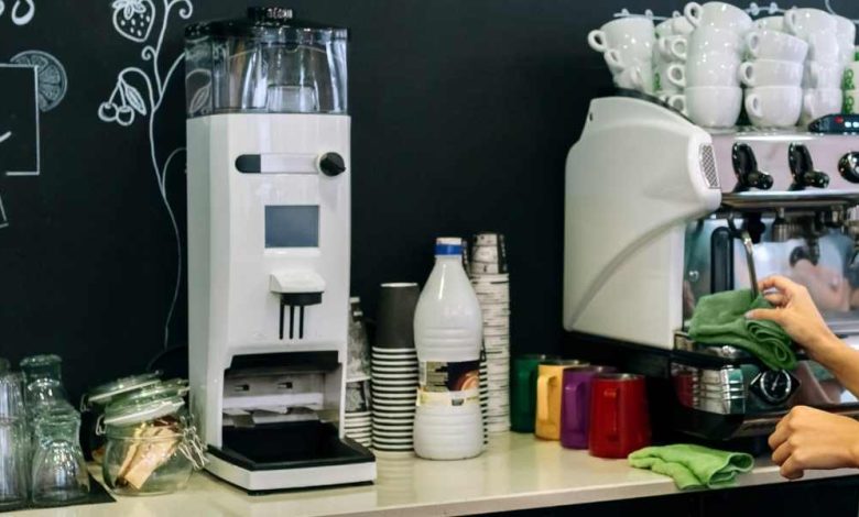 How to clean a coffee maker